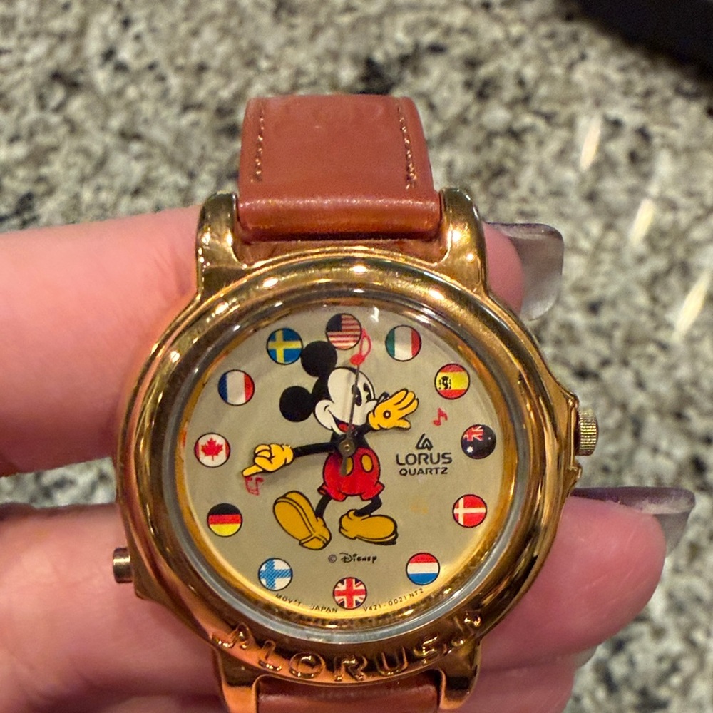 Lorus Disney Melody Mickey Watch with Brown Strap - Vintage - Picture 2 of 8